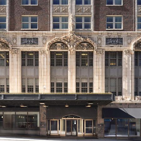 Hotel Phillips Kansas City, Curio Collection By Hilton Екстериор снимка