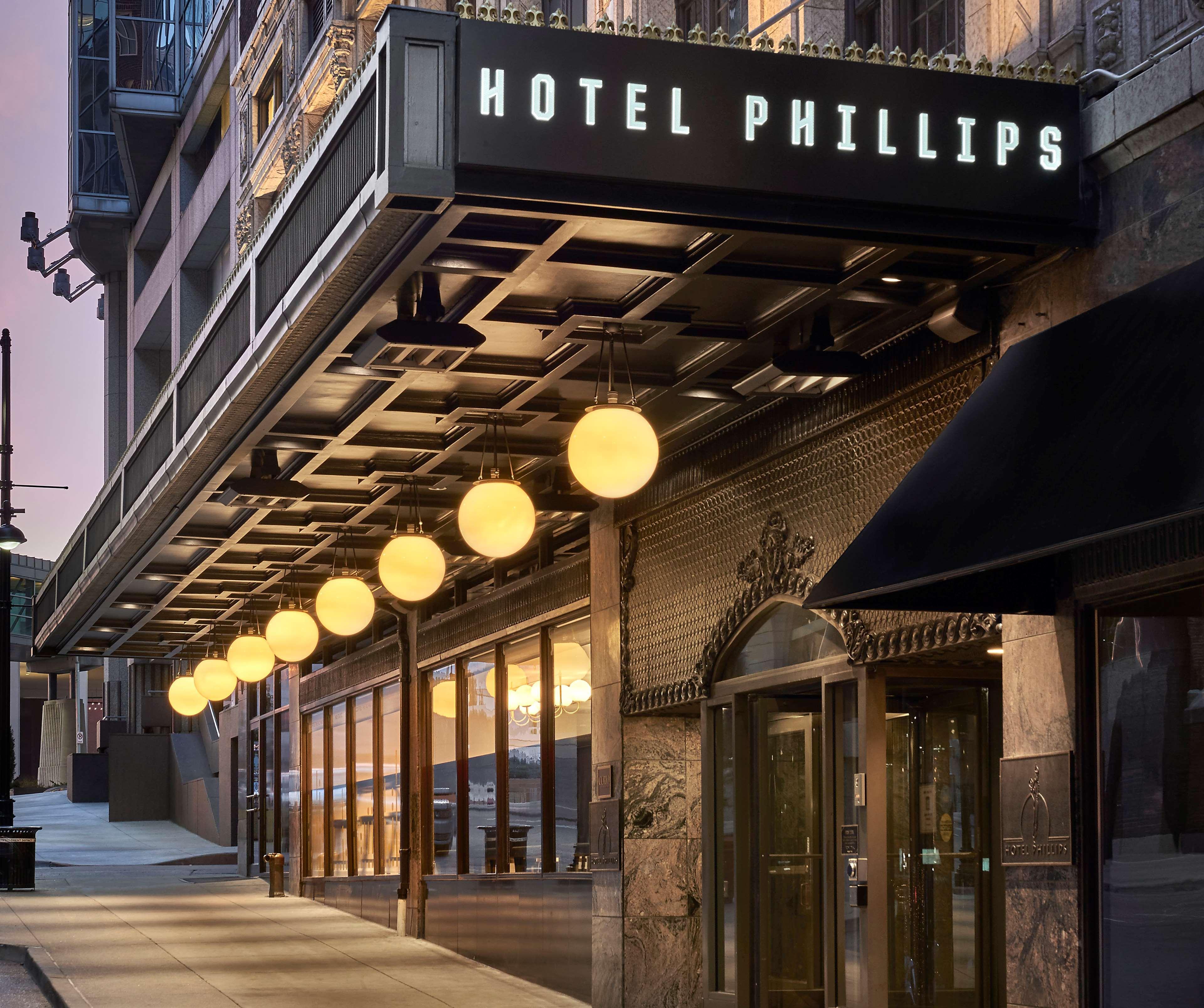 Hotel Phillips Kansas City, Curio Collection By Hilton Екстериор снимка