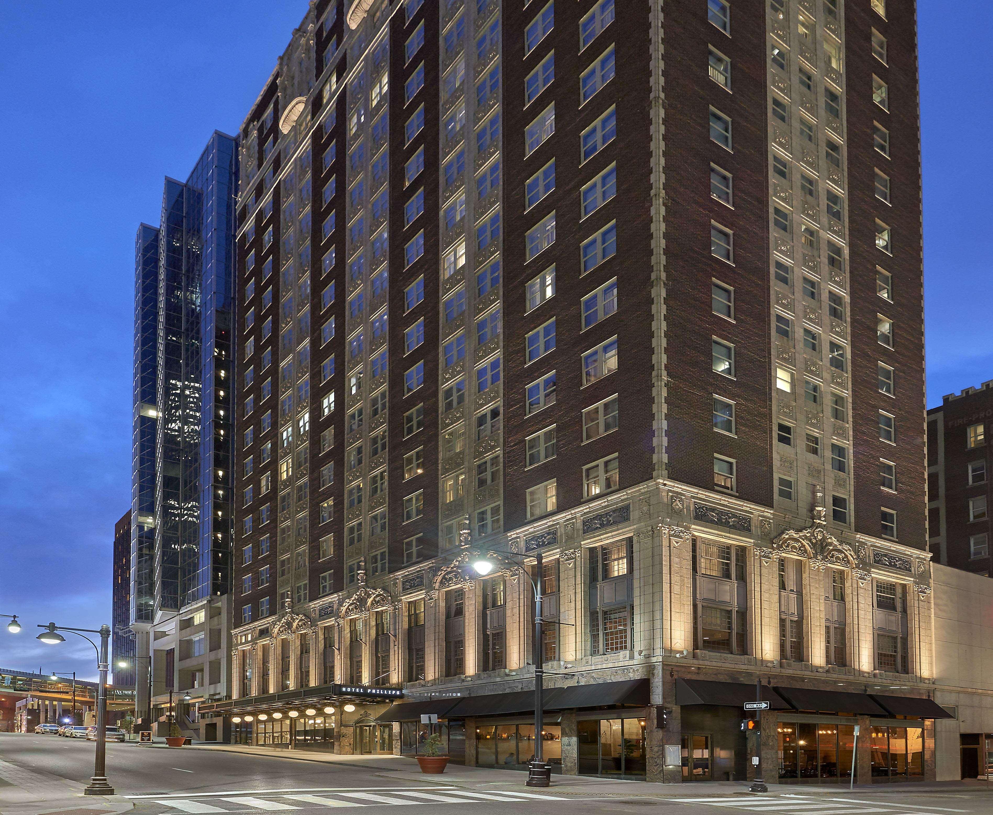 Hotel Phillips Kansas City, Curio Collection By Hilton Екстериор снимка