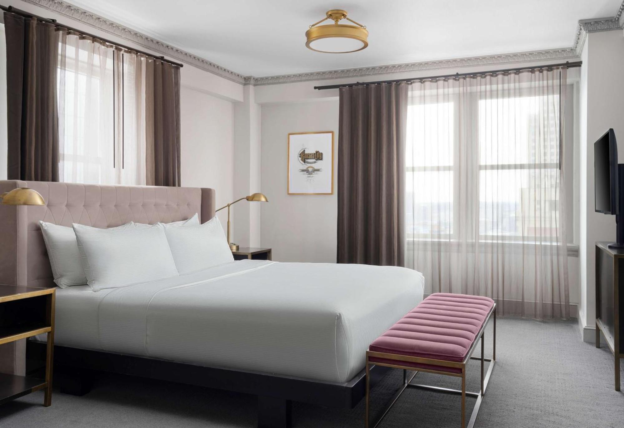 Hotel Phillips Kansas City, Curio Collection By Hilton Екстериор снимка