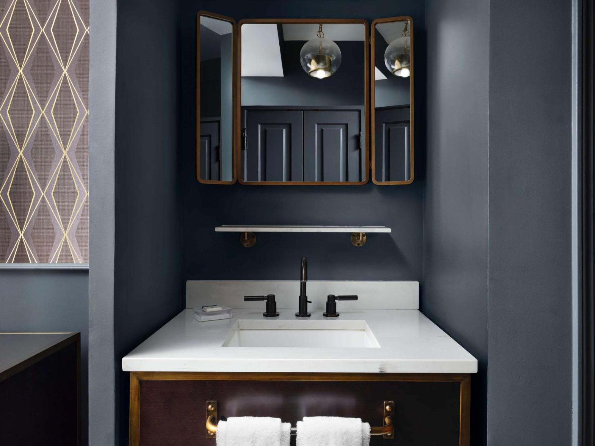 Hotel Phillips Kansas City, Curio Collection By Hilton Екстериор снимка