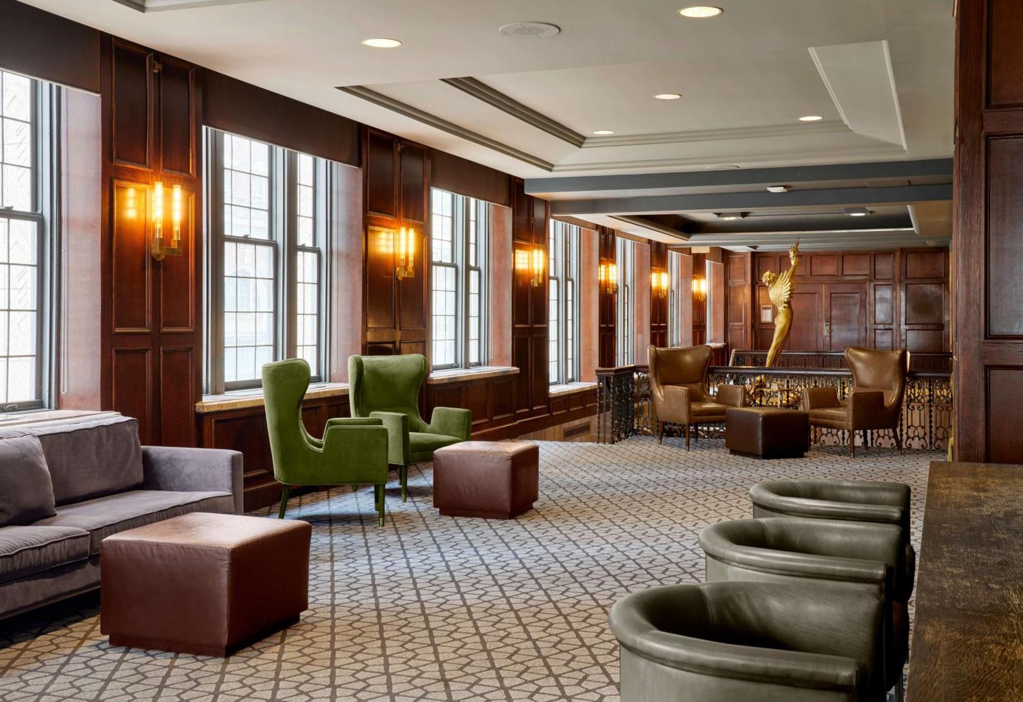 Hotel Phillips Kansas City, Curio Collection By Hilton Екстериор снимка