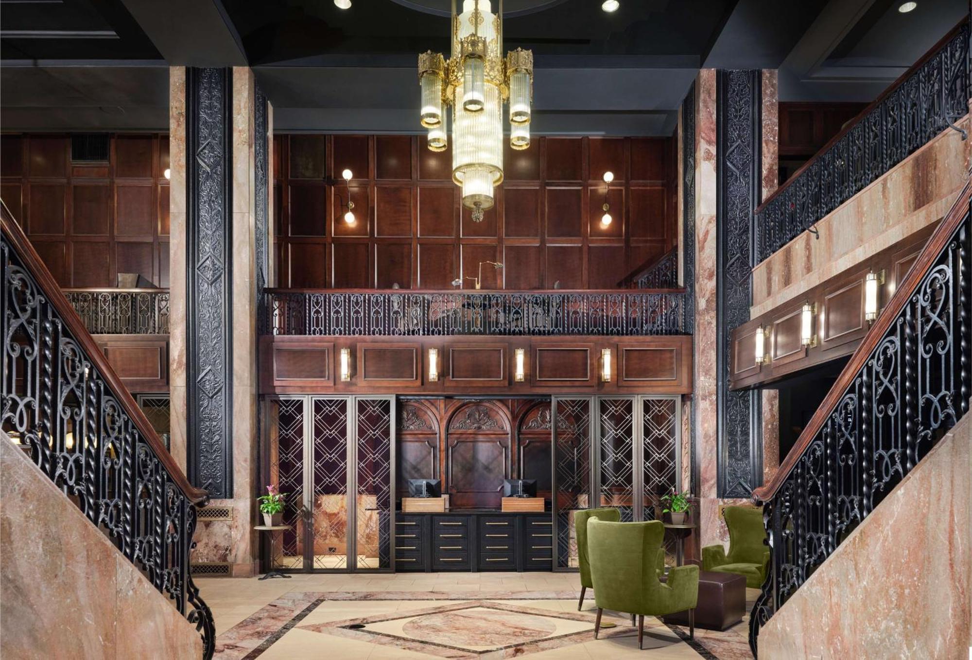 Hotel Phillips Kansas City, Curio Collection By Hilton Екстериор снимка